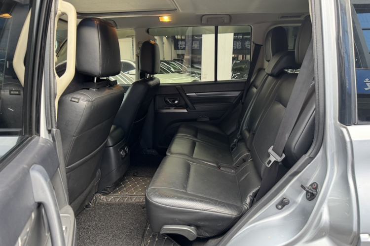 Used Mitsubishi Pajero 2014 3.0L Elite Edition
