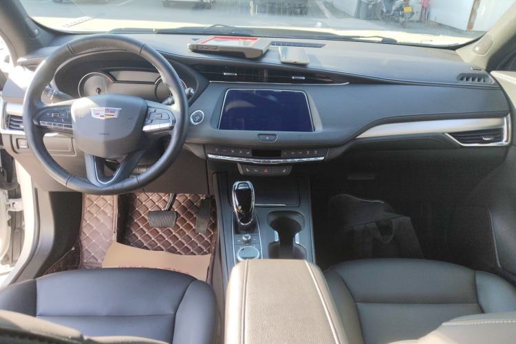 Used Cadillac XT4 2021 28T Two-Wheel Drive Leading Version
