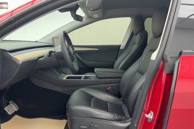 Used Tesla Model Y 2021 Long-Range All-Wheel-Drive Version 3D7
