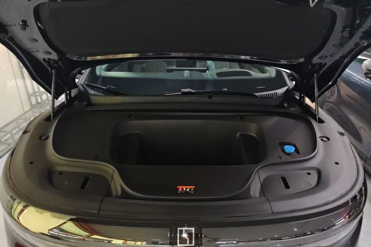 Used Zeekr 7X 2025 100 kWh Long-Range Rear-Wheel Drive with Intelligent Driving Features
