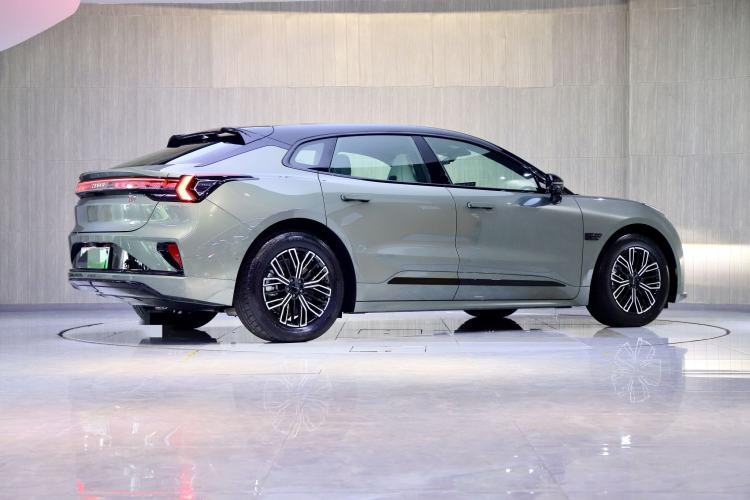 Used Zeekr 001 2025 WE Edition 100 kWh Rear-Wheel Drive
