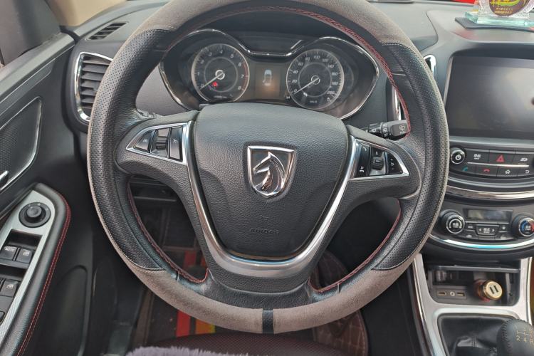 Used Baojun 560 2015 1.8L Manual Luxury Model
