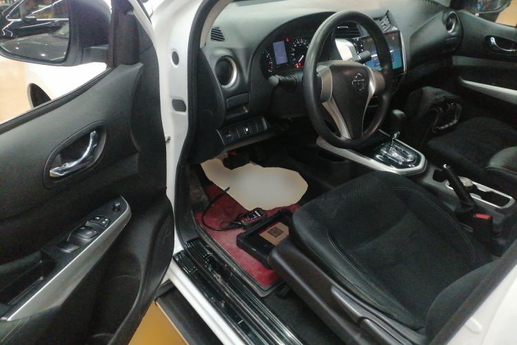 Used Nissan Navara 2017 2.5L Automatic 2WD Luxury Edition QR25