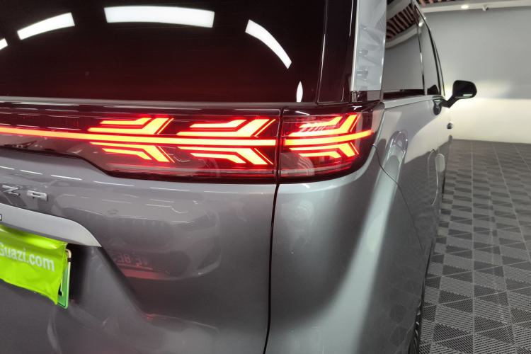 Used Denza D9 2022 DM-i 970 Four-Wheel Drive Prestige Model