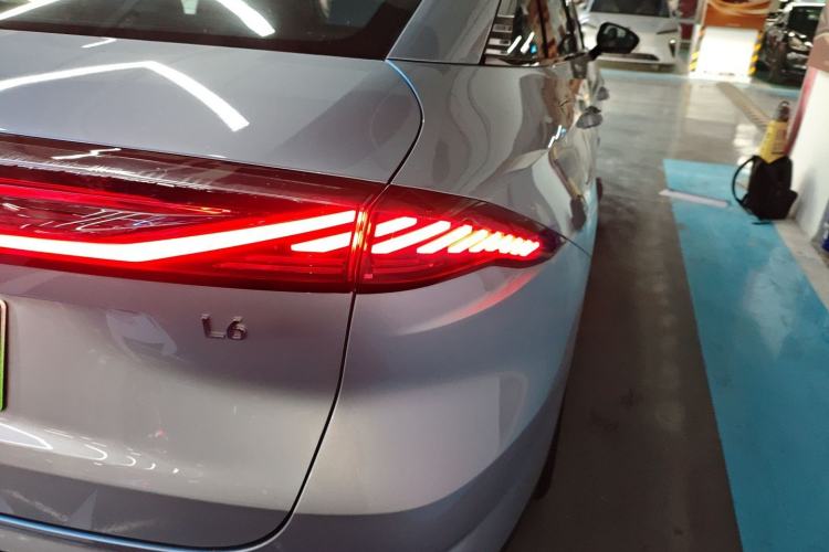 Used  L6 2025 EM-i 140km Starship Edition