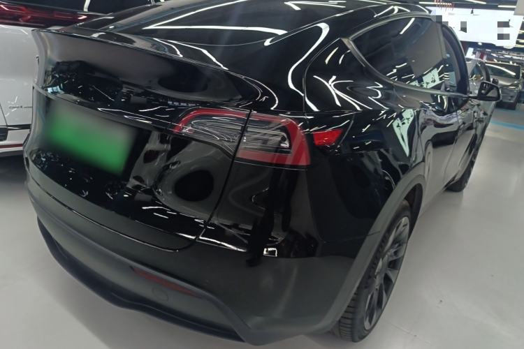 Used Tesla Model Y 2021 Long-Range All-Wheel-Drive Version 3D7
