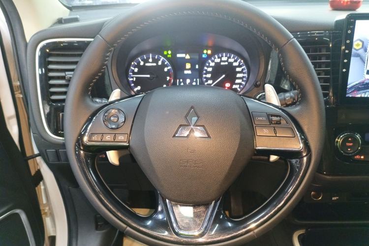 Used Mitsubishi Outlander 2020 2.4L 4x4 Zhi Xiang Edition 5 Seats
