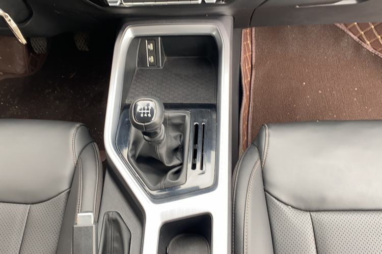 Used Wuling Jiachen 2022 1.5T Manual Light Enjoyment Dynamic Version
