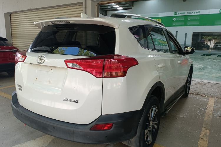 Used Toyota RAV4 2015 2.0L CVT Two-Wheel Drive Fashion Edition
