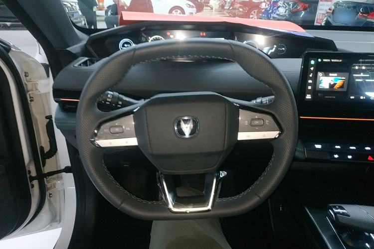 Used Changan UNI-V iDD 2024 Blue Whale Smart Electric iDD 136km ZhiKu Model