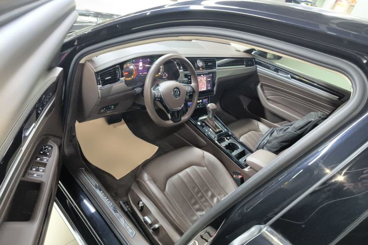 Used Volkswagen Phideon 2021 380TSI Luxury Edition
