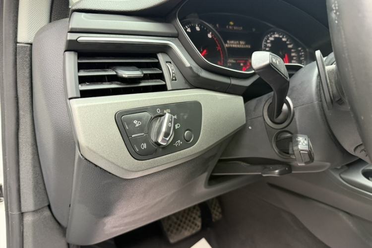 Used Audi A4L 2018 30th Anniversary Edition 40 TFSI Trendy Model
