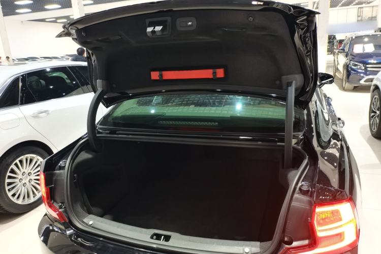 Used Volvo S90 2020 Facelifted T5 Zhiyi Luxury Edition
