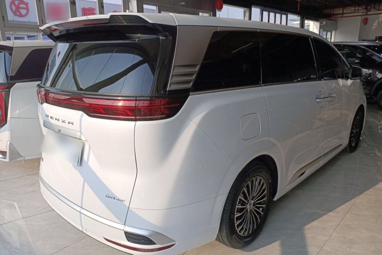 Used Denza D9 2024 DM-i 980 Four-Wheel Drive Prestige Model
