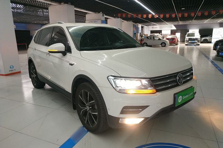 Used Volkswagen Tiguan L 2019 Revised 330TSI Automatic Two-Wheel Drive Smart & Luxury Edition China VI Standard
