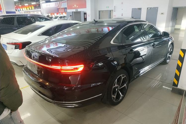 Used Volkswagen Passat 2024 380TSI Starry Dragon Edition
