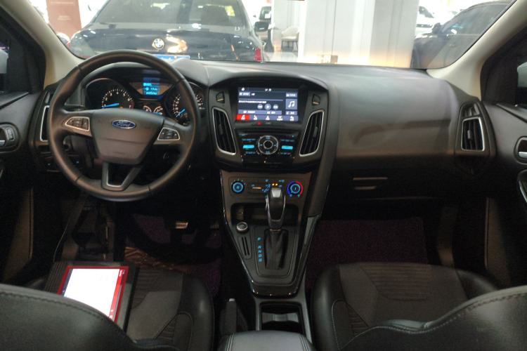 Used Ford Focus 2018 Sedan Classic 1.6L Automatic Trendy SmartDrive Edition
