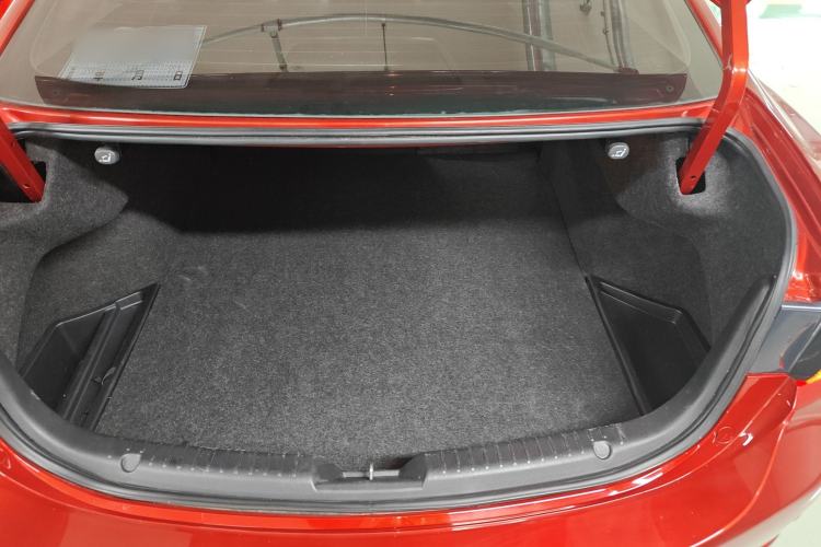 Used Mazda Atenza 2015 2.0L Blue Sky Luxury Edition