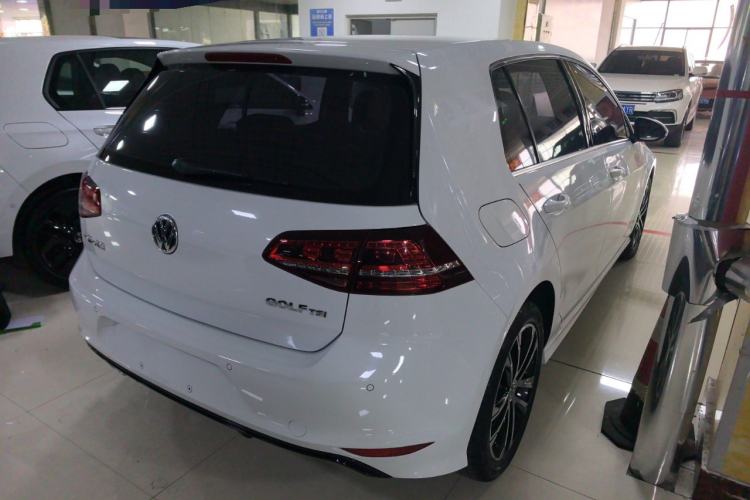 Used Volkswagen Golf 2016 1.4TSI Automatic R-Line
