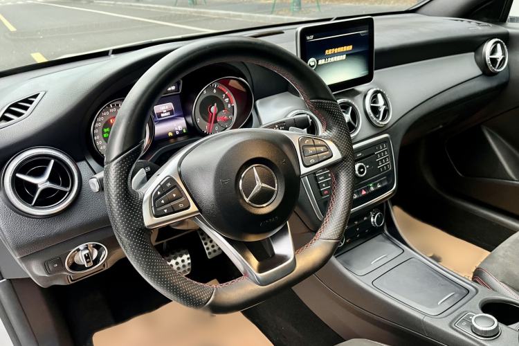 Used Mercedes-Benz CLA 2015 CLA 220 4MATIC
