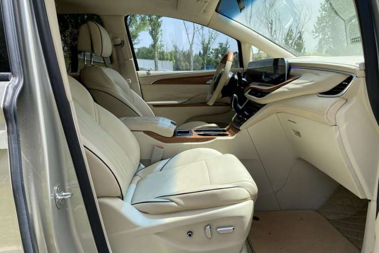 Used Buick GL8 2022 ES Landtrek 653T Comfort Edition
