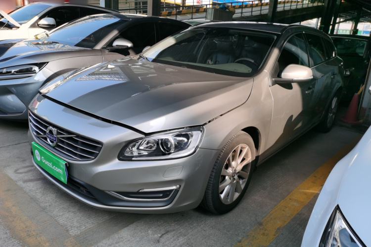 Used Volvo V60 2015 T5 Zhiyi Edition

