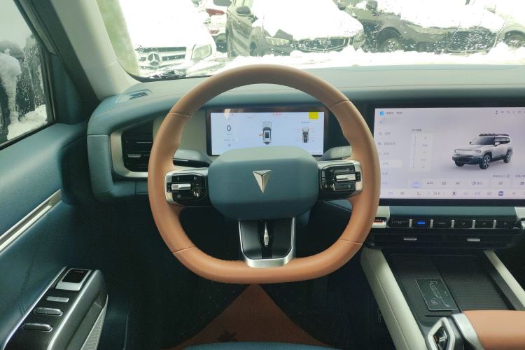 Used  G318 2024 Two-Wheel Drive Air Suspension Version