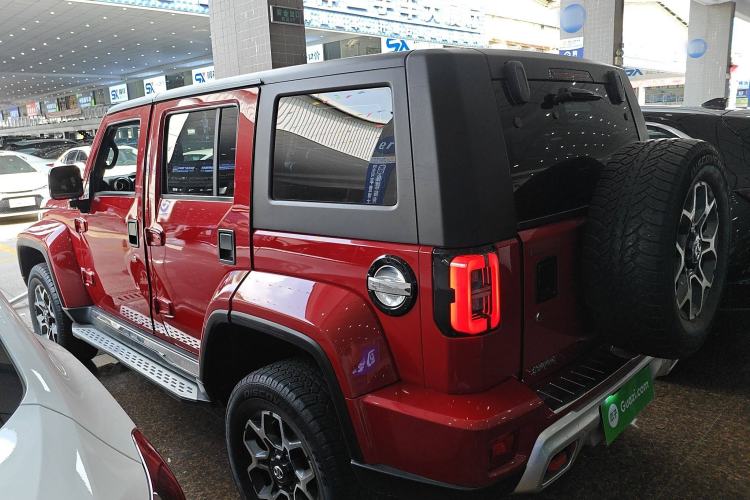 Used Beijing Auto BJ40 2019 PLUS 2.3T Automatic Four-Wheel Drive Premium Edition China VI
