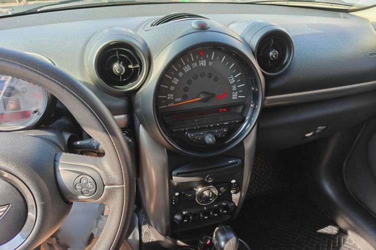 Used  Countryman 2014 1.6L COOPER Fun
