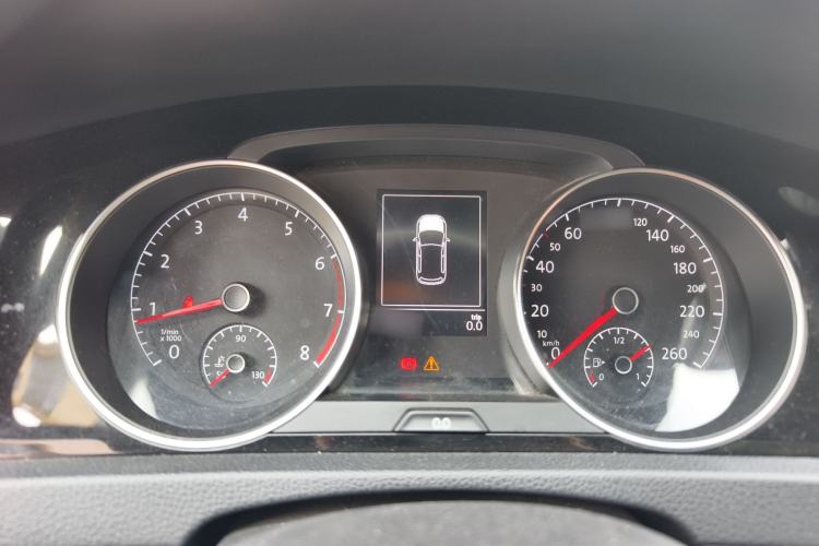 Used Volkswagen Golf 2017 280TSI Automatic R-Line Million-Vehicle Commemorative Edition
