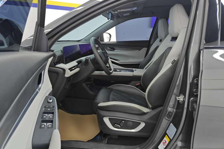 Used Changan CS75 PLUS 2023 3rd Generation 1.5T Automatic Prestige Model
