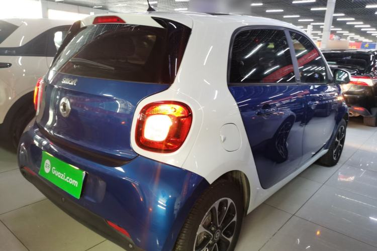 Used  forfour 2016 1.0L 52 kW Passion Edition
