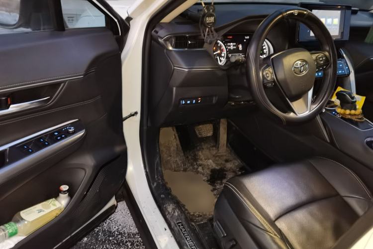 Used Toyota Harrier 2022 2.0L CVT Two-Wheel Drive Entry Version
