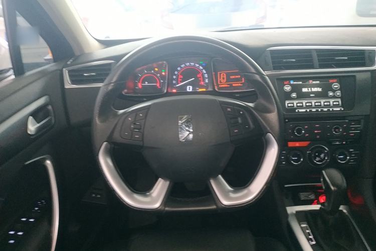 Used  6 2016 1.6T Luxury Edition THP160
