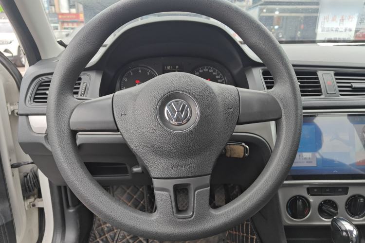 Used Volkswagen Lavida 2013 Revised Classic 1.6L Automatic Fashion Edition
