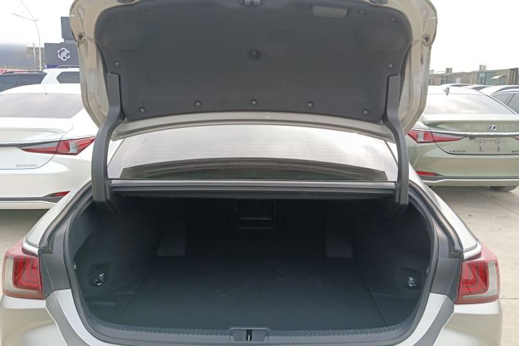 Used Lexus ES 2022 300h Excellence Edition