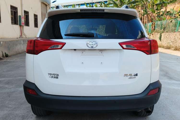 Used Toyota RAV4 2013 2.5L Automatic 4x4 Luxury Edition
