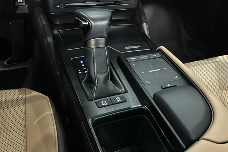 Used Lexus ES 2020 200 Excellence Edition
