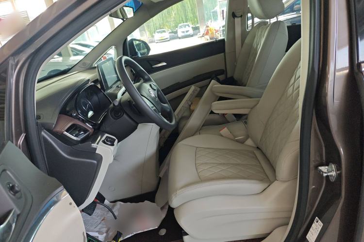 Used Buick GL8 2022 Land Cruiser Executive Class 652T Comfort Model
