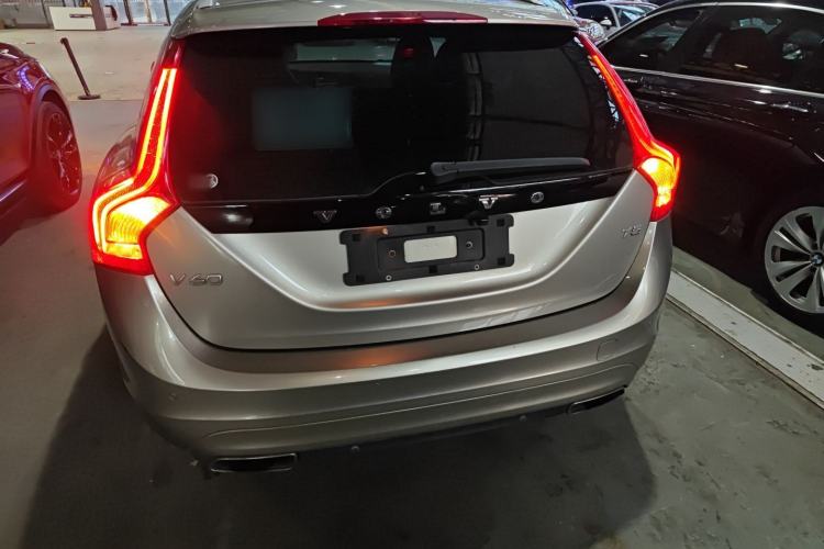 Used Volvo V60 2014 T5 Zhiya Edition