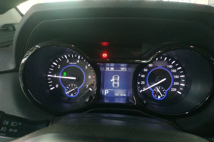 Used JMC Yuhu 7 2017 2.0T Gasoline Automatic 4x4 Luxury Edition JX4G20A5L
