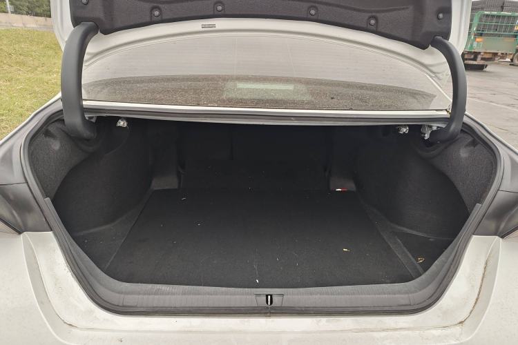 Used Toyota Avalon 2019 Dual-Engine 2.5L Luxury Edition China VI Standard
