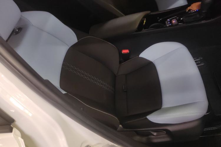 Used Toyota IZOA 2020 2.0L Yi Xiang CARE
