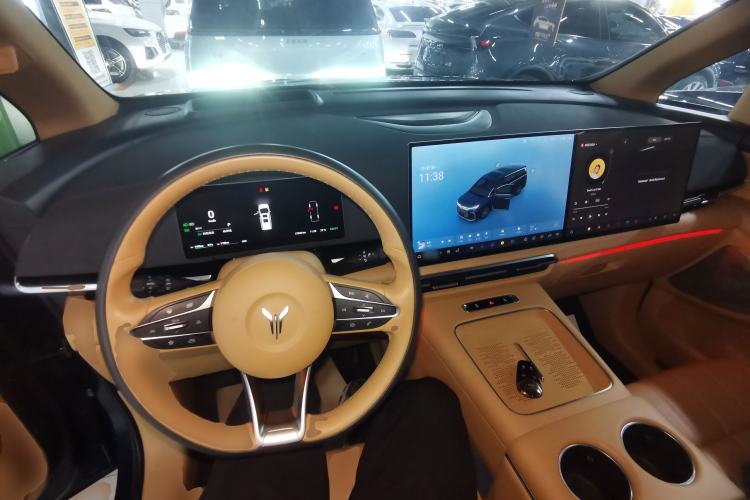 Used VOYAH Dream 2025 PHEV Four-Wheel Drive Prestige Kunpeng Edition
