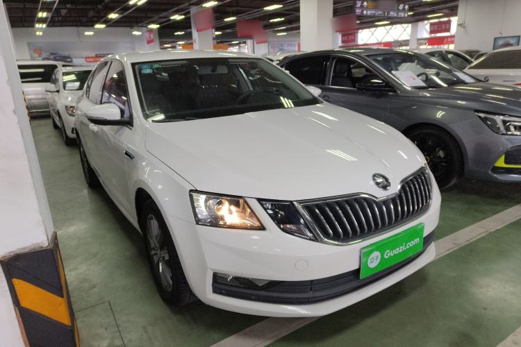 Used Skoda Octavia 2019 1.5L Automatic SmartDrive Comfort Edition China VI Standard
