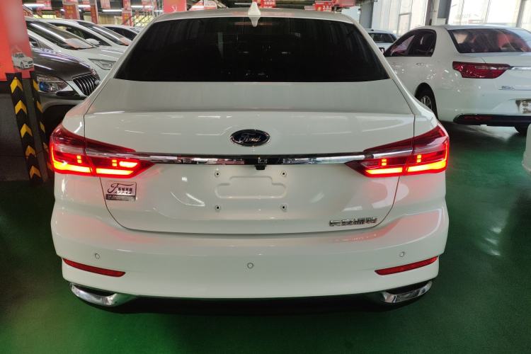 Used Ford Escort 2021 1.5L Automatic Diamond Edition
