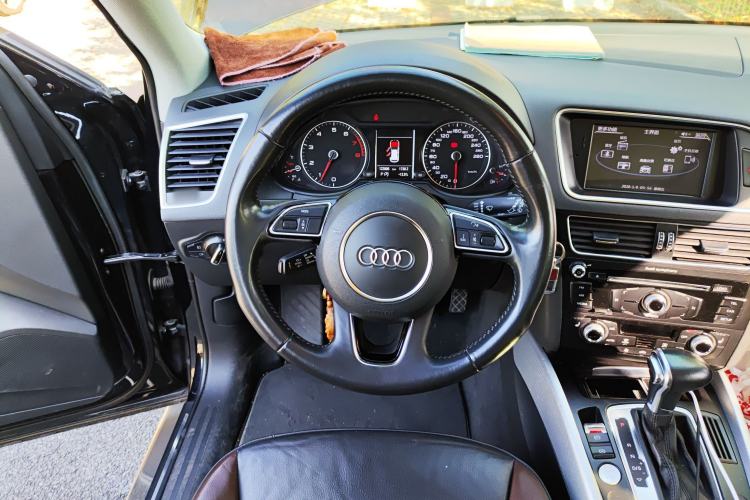 Used Audi Q5 2017 Plus 40 TFSI Technology Model