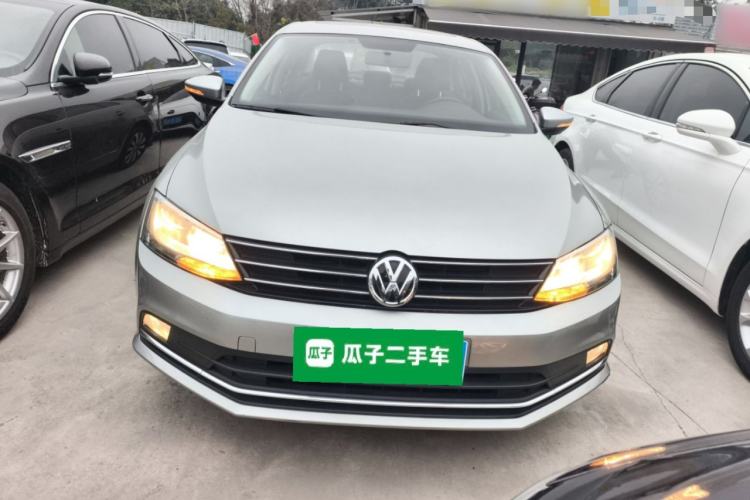 Used Volkswagen Sagitar 2017 230TSI Automatic Comfort Version
