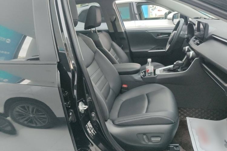 Used Toyota RAV4 2023 2.0L CVT Two-Wheel Drive Fashion Plus Edition
