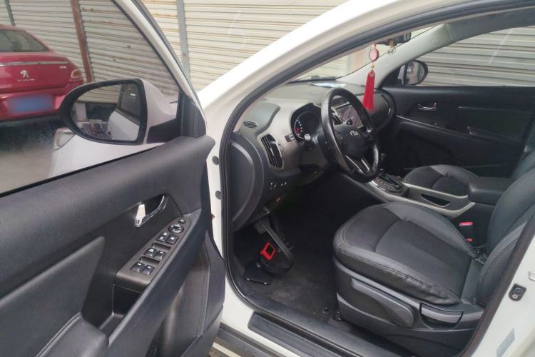 Used Kia Sportage R 2015 2.0L Automatic Two-Wheel Drive DLX Model
